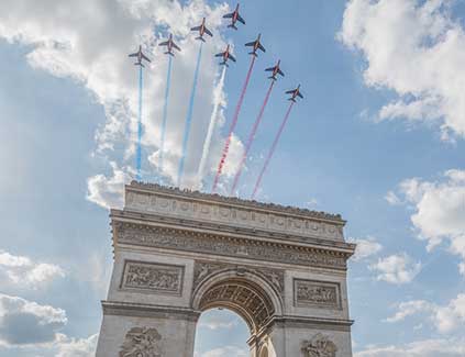 //www.commerce.wa.gov/wp-content/uploads/2015/08/promoting-washington-trade-shows-paris-airshow-story1.jpg