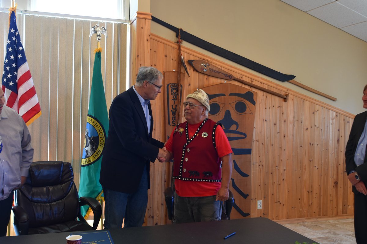 Gov. Inslee at rural broadband event