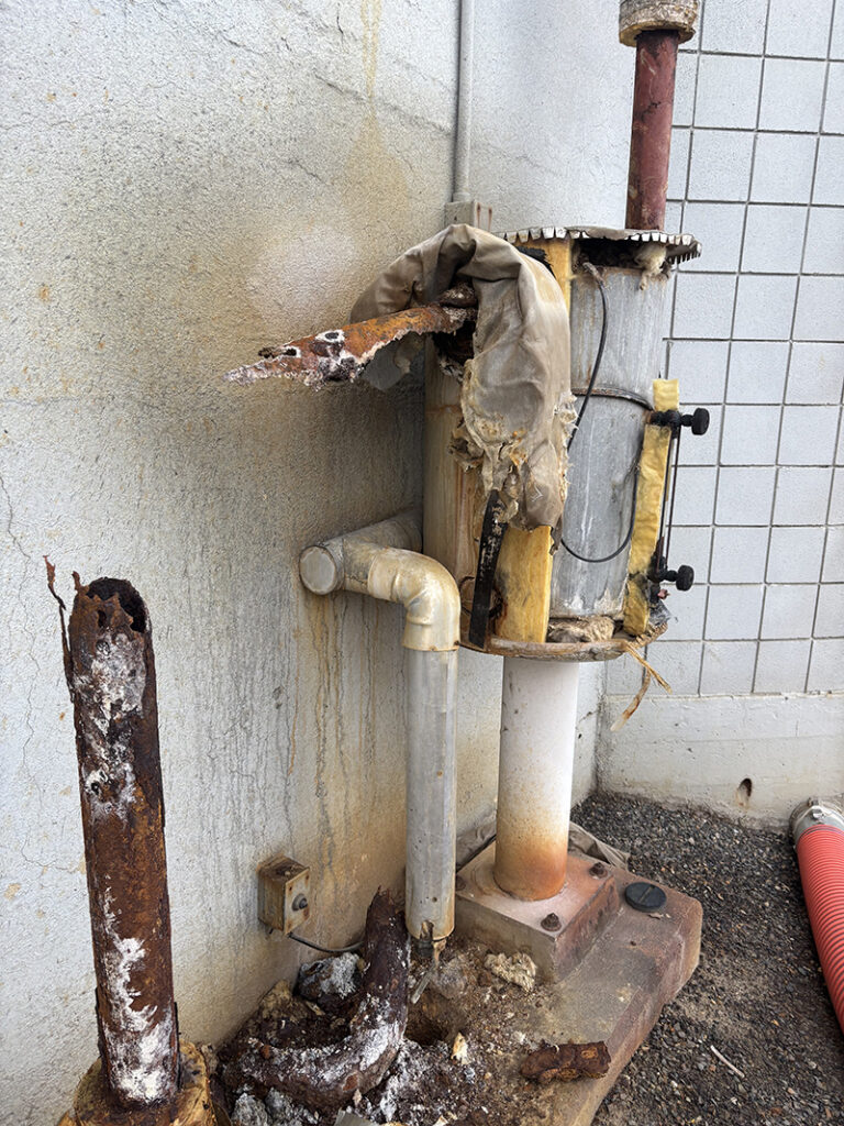 Photo of the pipe failure in Sunnyside.
